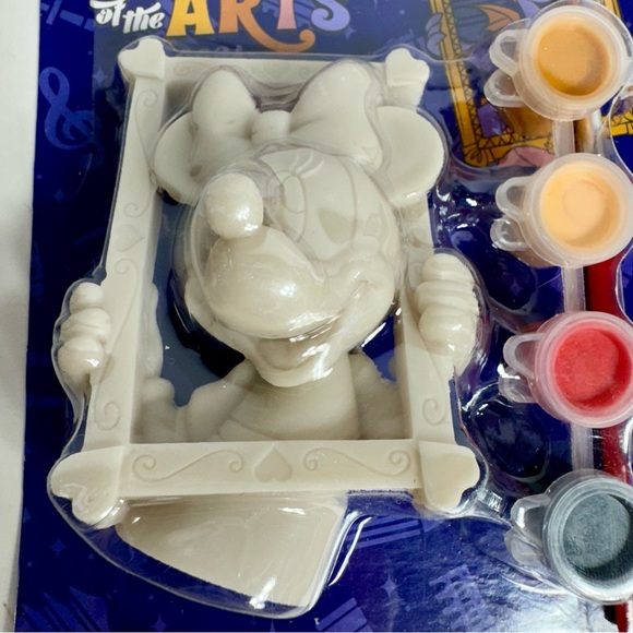 NWT. Disney Minnie Mouse 2024 Epcot Festival Of The Arts Paint Your Own Figure - Picture 3 of 8